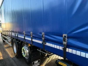 2019 Mercedes Actros 2530 Curtainsider, 26 Tonne, 300bhp, Euro 6, Automatic Gearbox, Single Sleeper Cab, Palfinger Tuckaway Tailift (1500KG Capacity), Barn Doors, Steering Wheel Controls, Sun Roof, Low Mileage, Warranty also Available.