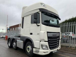 2017 DAF XF, Euro 6, 460bhp, Superspace Twin Sleeper Cab, AS Tronic Automatic Gearbox, 3.95m Wheelbase, Steering Wheel Controls, Air Con, Cruise Control, Anderson Connector, Mid-Lift Axle, Aluminium Catwalk Infill Panels, Warranty & Choice Available.
