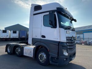 2017 (67) Mercedes Actros, Euro 6, 450bhp, Bigspace Single Sleeper Cab, Mid-Lift Axle, Automatic Gearbox, 4m Wheelbase, Air Con, Cruise Control, Steering Wheel Controls, Choice & Warranty Available, Finance Options also Available.