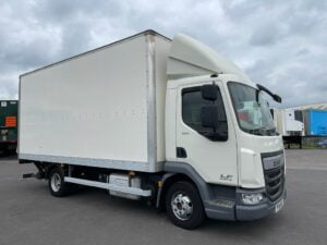 2016 DAF LF Boxvan, 7.5 Tonne, Euro 6, 150bhp, Manual Gearbox, Day Cab, Steering Wheel Controls, Palfinger Cantilever Tailift (1,000kg Capacity), Reverse Camera, Electric Windows, Warranty & Finance Options Available.