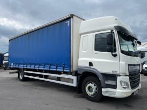 2017 (67) DAF CF 18 Tonne, Euro 6, 260bhp, Automatic Gearbox, Single Sleeper Space Cab, Electric Mirrors & Windows, Air Con, Steering Wheel Controls, USB, Cruise Control, 289,369km, Warranty & Finance Options Available.