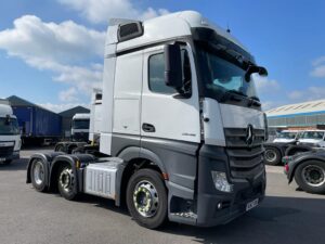 2017 (67) Mercedes Actros, Euro 6, 450bhp, Bigspace Single Sleeper Cab, Mid-Lift Axle, Automatic Gearbox, 4m Wheelbase, Air Con, Cruise Control, Fridge, Electric Windows & Mirrors, Steering Wheel Controls, Choice & Warranty Available, Finance Options also Available.