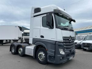 2017 (67) Mercedes Actros, Euro 6, 450bhp, Bigspace Single Sleeper Cab, Mid-Lift Axle, Automatic Gearbox, 4m Wheelbase, Air Con, Cruise Control, Fridge, Electric Windows & Mirrors, Steering Wheel Controls, Choice & Warranty Available, Finance Options also Available.