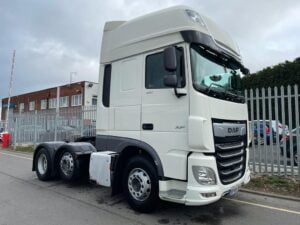 2018 (68) DAF XF, Euro 6, 480bhp, Twin Sleeper Superspace Cab, Automatic Gearbox, 3.95m Wheelbase, Aluminium Catwalk Infill Panels, Steering Wheel Controls, Fridge, Mid-Lift Axle, Air Con, Xtra Comfort Mattress, Radio/USB, Electrically Heated & Adjustable Mirrors, Anderson Connector, Warranty Available.