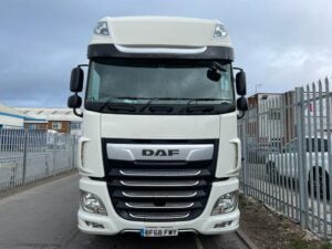 2018 (68) DAF XF, Euro 6, 480bhp, Twin Sleeper Superspace Cab, Automatic Gearbox, 3.95m Wheelbase, Aluminium Catwalk Infill Panels, Steering Wheel Controls, Fridge, Mid-Lift Axle, Air Con, Xtra Comfort Mattress, Radio/USB, Electrically Heated & Adjustable Mirrors, Anderson Connector, Warranty Available.