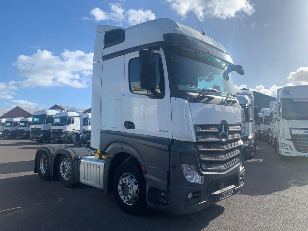 2018 (68) Mercedes Actros, 2545, Euro 6, 450bhp, Bigspace Single Sleeper Cab, Mid-Lift Axle, Automatic Gearbox, 4m Wheelbase, Air Con, Cruise Control, Steering Wheel Controls, Electric Mirrors/Windows, Fridge, Low Mileage, Choice, Warranty & Finance Options Available.