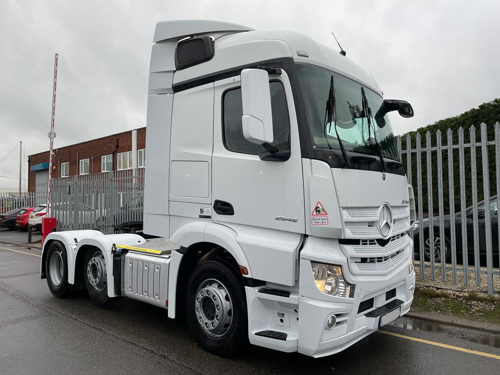 2018 (68) Mercedes Actros 2545, Euro 6, 450bhp, Streamspace Single Sleeper Cab, Mid-Lift Axle, Automatic Gearbox, Air Con, Cruise Control, Steering Wheel Controls, Electric Mirrors & Windows, Low Mileage, Colour Coded & Refurbished Wheels, Finance & Warranty Options Available.