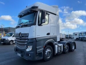 2017 (67) Mercedes Actros, Euro 6, 450bhp, Bigspace Single Sleeper Cab, Mid-Lift Axle, Automatic Gearbox, 4m Wheelbase, Air Con, Cruise Control, Steering Wheel Controls, Fridge, Choice & Warranty Available, Finance Options also Available.