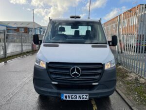 2019 (69) Mercedes Sprinter Dropside, 3.5 Tonne, Dropside, Manual Gearbox, Day Cab, Low Mileage, Electric Windows, Steering Wheel Controls, Palfinger Tailift (500kg Capacity), Warranty & Finance Options Available.