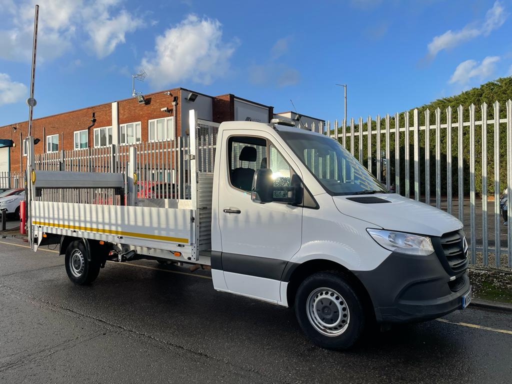 2019 (69) Mercedes Sprinter Dropside, 3.5 Tonne, Dropside, Manual Gearbox, Day Cab, Low Mileage, Electric Windows, Steering Wheel Controls, Palfinger Tailift (500kg Capacity), Warranty & Finance Options Available.