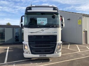 2019 Volvo FH, Euro 6, 500bhp, 4.1m Wheelbase, Automatic Gearbox, Factory White, Twin Bunk Package, Overhead and Under bunk Storage, Night Heater, Cruise Control, Fridge, Electric Mirrors, Factory Fitted DVS, Leather Trim, Sat Nav Radio, Finance & Warranty Options Available.