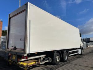 2016 (66) DAF CF Fridge Tailift, 26 Tonne, Dhollandia Tuckunder Tailift (2000kg Capacity), Euro 6, 330bhp, Automatic Gearbox, Carrier Supra 1150Mt Fridge Engine, Montracon Body, Roller Shutter Rear Door, Sleeper Cab, Steering Wheel Controls, Warranty & Finance Options Available.