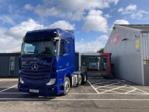 2018 Mercedes Actros 2545, Euro 6, 450bhp, Bigspace Single Sleeper Cab, Mid-Lift Axle, Automatic Gearbox, 4m Wheelbase, Fridge, Air Con, Cruise Control, Steering Wheel Controls, Choice & Warranty Available, Finance Options also Available.