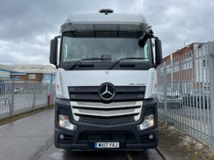 2017 Mercedes Actros, Euro 6, 450bhp, Bigspace Single Sleeper Cab, Mid-Lift Axle, Automatic Gearbox, 4m Wheelbase, Air Con, Cruise Control, Steering Wheel Controls, Low Mileage, Twin Line Hydraulics, Choice, Warranty & Finance Options Available.