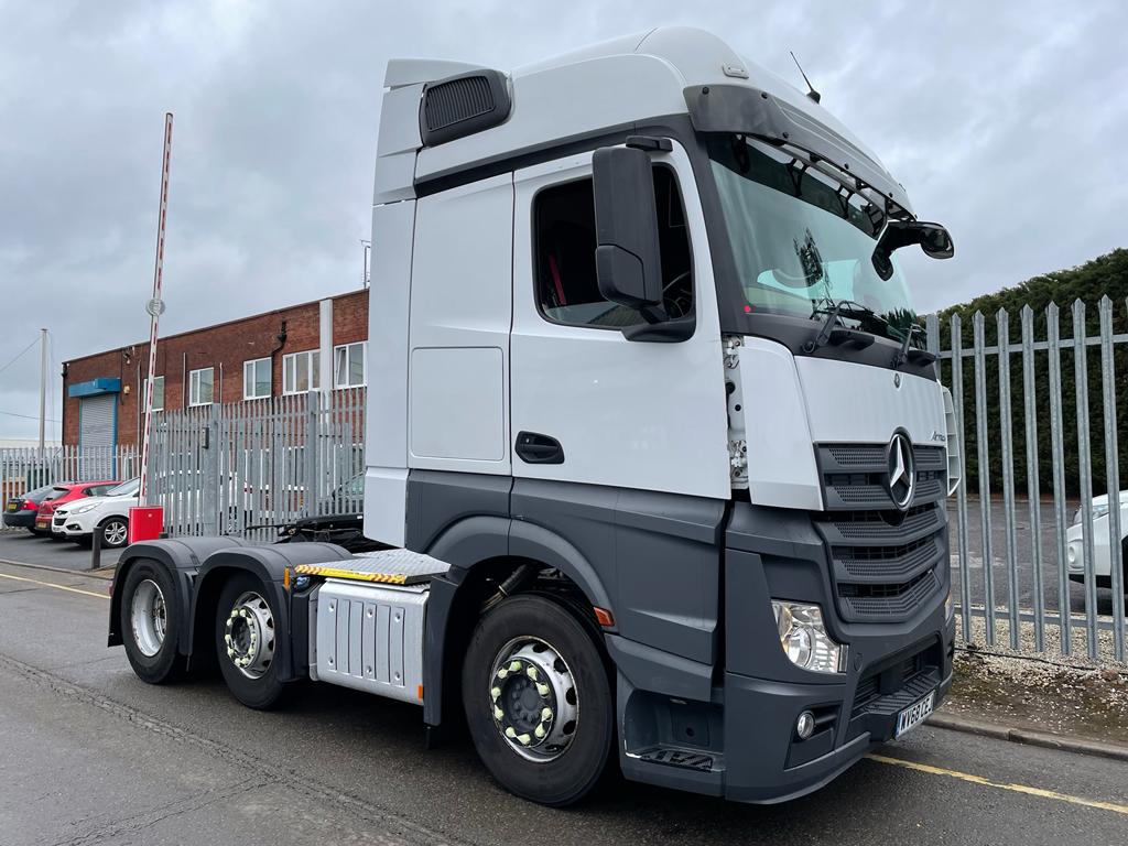 2018 (68) Mercedes Actros, 2545, Euro 6, 450bhp, Bigspace Single Sleeper Cab, Mid-Lift Axle, Automatic Gearbox, 4m Wheelbase, Air Con, Cruise Control, Steering Wheel Controls, Electric Mirrors/Windows, Low Mileage, Choice, Warranty & Finance Options Available.