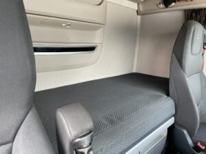 2019 DAF XF, Euro 6, 530bhp, Superspace Twin Sleeper Cab, Steering Wheel Controls, Automatic Gearbox, Fridge, Cruise Control, 3.95m Wheelbase, Xtra Comfort Mattress, Mid-Lift Axle, Aluminium Catwalk Infill Panels, Choice, Warranty & Finance Options Available.