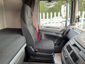 2019 DAF XF, Euro 6, 530bhp, Superspace Twin Sleeper Cab, Steering Wheel Controls, Automatic Gearbox, Fridge, Cruise Control, 3.95m Wheelbase, Xtra Comfort Mattress, Mid-Lift Axle, Aluminium Catwalk Infill Panels, Choice, Warranty & Finance Options Available.