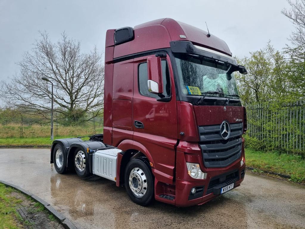 2018 Mercedes Actros 2551, Euro 6, 510bhp, Gigaspace Sleeper Cab, Automatic Gearbox, Air Con, Cruise Control, Steering Wheel Controls, Electric Mirrors/Windows, Radio/USB, Fridge, Microwave, 4m Wheelbase, Customised Paint Job, Finance & Warranty Options Available.