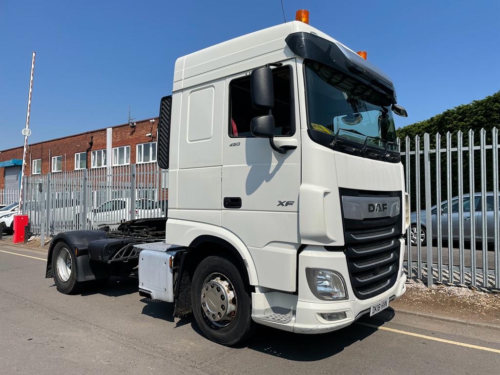 2018 DAF XF, Euro 6, 450bhp, Twin Sleeper Space Cab, Automatic Gearbox, Steering Wheel Controls, Cruise Control, Air Con, Low Mileage, 4x2, Electric Windows & Mirrors, Aluminium Catwalk Infill Panels, Warranty & Finance Options Available.