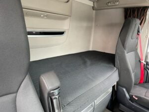 2019 (69) DAF XF, Euro 6, 530bhp, Superspace Twin Sleeper Cab, Steering Wheel Controls, Fridge, Sat Nav, Cruise Control, 3.95m Wheelbase, Xtra Comfort Mattress, Mid-Lift Axle, Aluminium Catwalk Infill Panels, Low Mileage, Choice, Warranty & Finance Options Available.