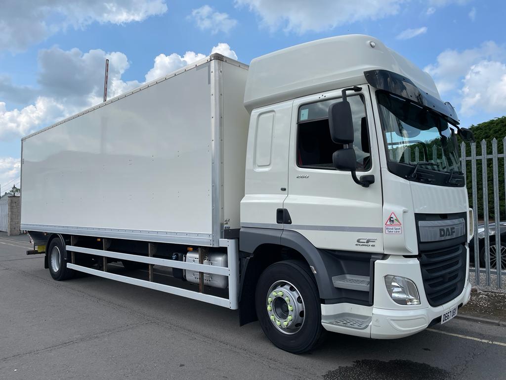 2017 (67) DAF CF, 18 Tonne, Euro 6, 250bhp, Automatic Gearbox, Single Sleeper Cab, Anteo Tuckunder Tailift (1500kg Capacity), Roller Shutter Doors, 2 x Load Lock Rails, Steering Wheel Controls, Air Con, Cruise Control, Low Mileage, Finance & Warranty Options Available.