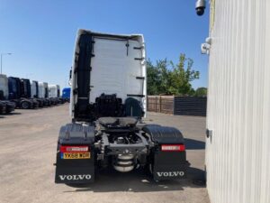 2018 (68) Volvo FH, Euro 6, 500bhp, 4.1m Wheelbase, Automatic Gearbox, Single Bunk, Red and Black interior, Overhead and Under Bunk Storage, Night Heater, Cruise Control, Fridge, Electric Mirrors, Factory Fitted DVS, Sat Nav and CB Radio, Tipping Gear, Mini Mid Lift & Skylight. Finance & Warranty Options Available.