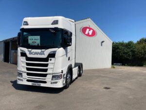 2018 (68) Scania S Series, Euro 6, 500bhp, 4m Wheelbase, Automatic Gearbox, Leather Trim, Alloy Wheels, Microwave, Side Skirts Fitted, Camera Kit, Electric Mirrors/Windows, Steering Wheel Controls, Air Con, Finance & Warranty Options Available.