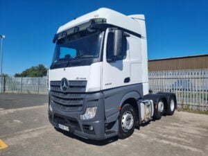 2018 (68) Mercedes Actros, 2545, Euro 6, 450bhp, Bigspace Single Sleeper Cab, Mid-Lift Axle, Automatic Gearbox, 4m Wheelbase, Air Con, Cruise Control, Steering Wheel Controls, Electric Mirrors/Windows, Fridge, Low Mileage, Choice, Warranty & Finance Options Available.