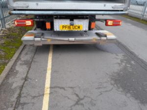 2016-daf-cf370-26-tonne-sleeper-cab-tail-lift-fridge-pf16-ucm-13