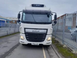 2016-daf-cf370-26-tonne-sleeper-cab-tail-lift-fridge-pf16-ucm-14