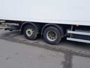 2016-daf-cf370-26-tonne-sleeper-cab-tail-lift-fridge-pf16-ucm-2