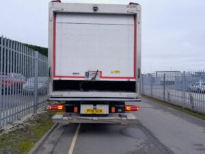 2016-daf-cf370-26-tonne-sleeper-cab-tail-lift-fridge-pf16-ucm-4