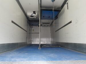 2016-daf-cf370-26-tonne-sleeper-cab-tail-lift-fridge-pf16-ucm-5