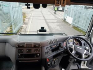 2022-daf-cf260-space-cab-18-tonne-tail-lift-curtainsider-sold-yk72-pkn-11