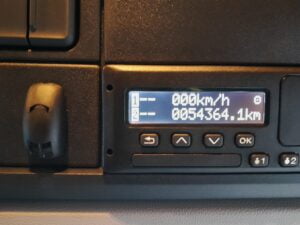 2022-daf-cf260-space-cab-18-tonne-tail-lift-curtainsider-sold-yk72-pkn-12