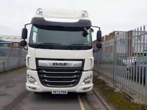 2022-daf-cf260-space-cab-18-tonne-tail-lift-curtainsider-yk72-pkn-2