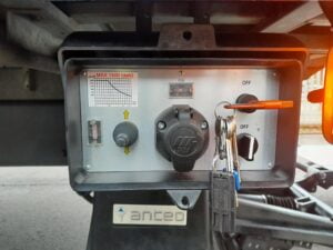 2022-daf-cf260-space-cab-18-tonne-tail-lift-curtainsider-sold-yk72-pkn-7