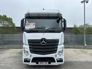 2019-mercedes-actros-2548-bigspace-6x2-img_0417-scaled