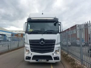 2019-mercedes-benz-actros-2551-gigasapce-6x2-tractor-unit-sold-wu19-yfn-11