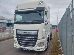 2021-daf-xf530-superspace-cab-6x2-tractor-unit-da21-ymj-7