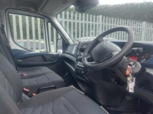 2020-iveco-daily-180-sold-fn70-xmz-6