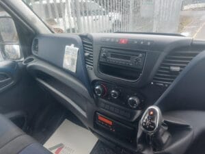 2020-iveco-daily-180-sold-fn70-xmz-8