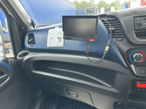 2020-70-plate-iveco-daily-7-2t-dropside-flat-bed-sold-fn70-xng-16