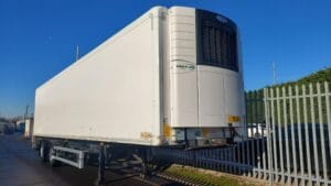 Year 2018 Gray & Adams 38’ length single temperature fridge, BPW drum brake axles, 2.3m rear aperture, aluminium floor, raise lower valve, Carrier Vector 1550 engines 2239 engine hours, Transcan printer, Rear steering axle facility, 1500kg Dhollandia column tail lift fridge – Choice of 4