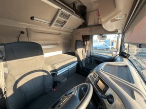 2019-daf-xf-with-hydraulics-sold-dk69zdr-2