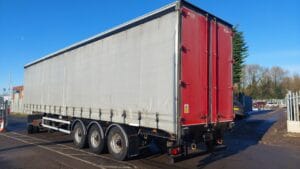 Year 2016 SDC 4.27m overall height 13.6m length curtainsider, BPW drum brake axles, 2.68m rear aperture,  2 sliding side posts per side, raise lower valve.