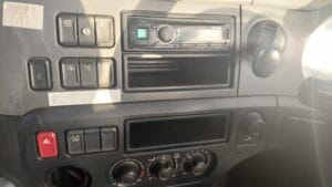 year-2016-16-plate-daf-cf250-sleeper-18-tonne-tail-lift-curtainsider-sold-gl16-lnx-10