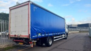 year-2016-16-plate-daf-cf250-sleeper-18-tonne-tail-lift-curtainsider-sold-gl16-lnx-3