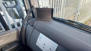 year-2016-16-plate-daf-cf250-sleeper-18-tonne-tail-lift-curtainsider-sold-gl16-lnx-9