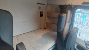 2018-mercedes-benz-2530-26-tonne-tail-lift-fridge-sold-wx18-lwo-12